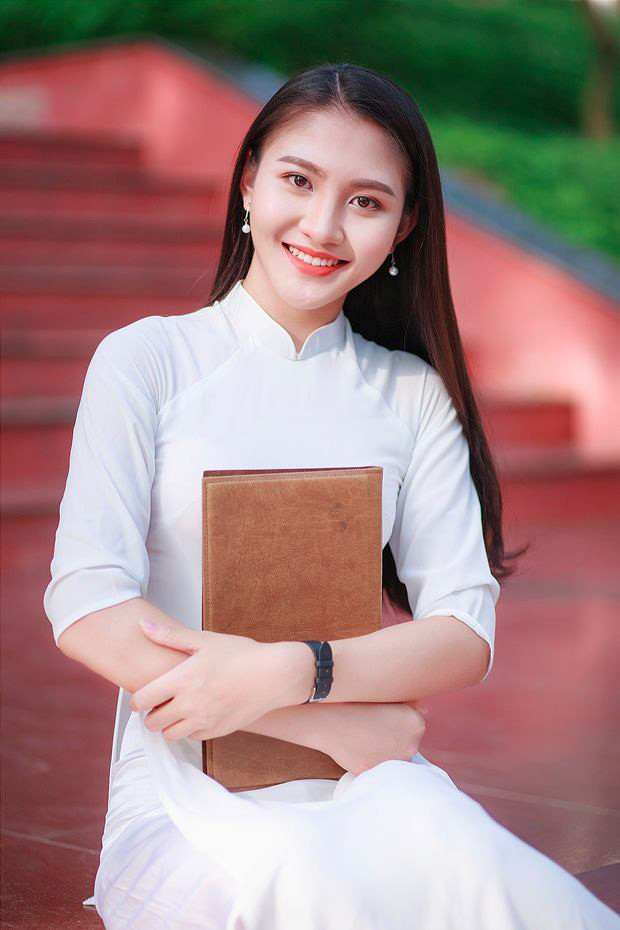 Ngắm vẻ đẹp trong trẻo của nữ sinh dân tộc Mường Ngắm vẻ đẹp trong trẻo của nữ sinh dân tộc Mường